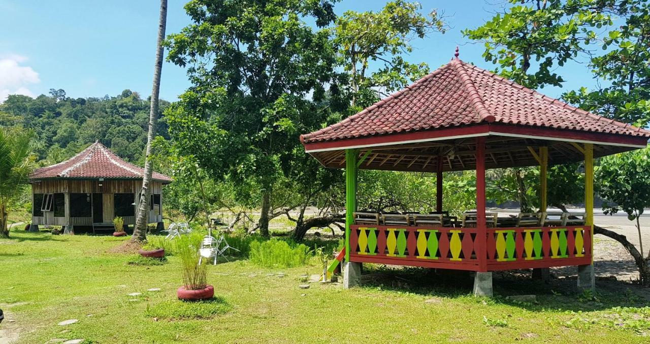 Revive Lampung Krui King Resort Esterno foto